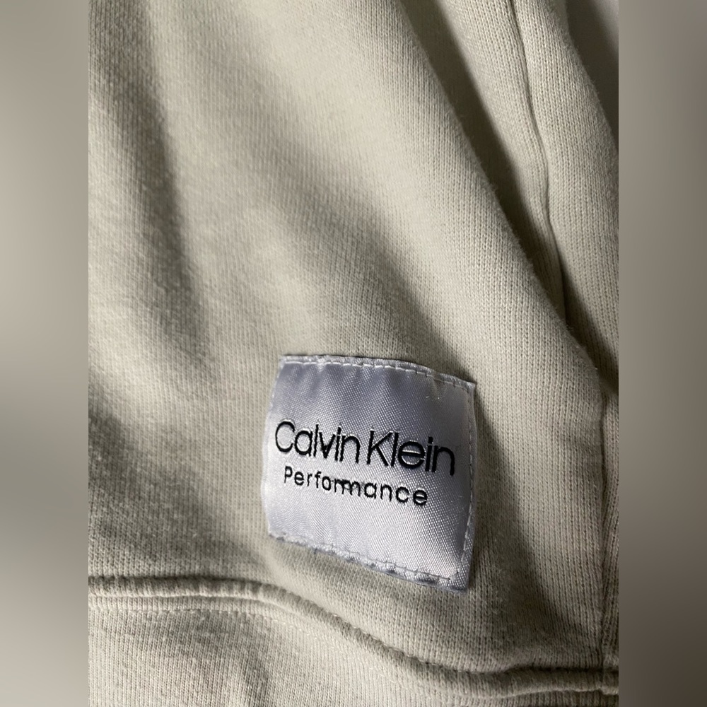 Calvin Klein Performance Pullover Size Large. - Picture 2 of 11